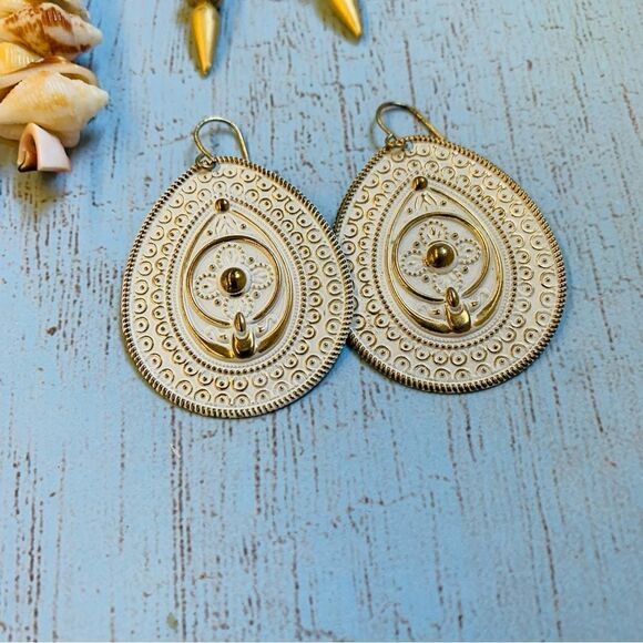 Earring Bundle  - Picture 6 of 7